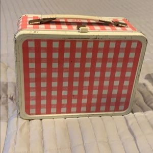 Vintage pink striped lunchbox 😍😍💕💕